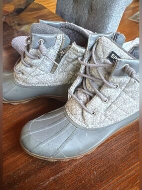 Sperry Ladies Waterproof Gray Winter Boots 8